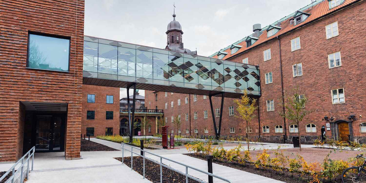 Carlanderska sjukhusets kulturhistoriska byggnad i Göteborg, där infällda infrapaneler från Infracenter har installerats.