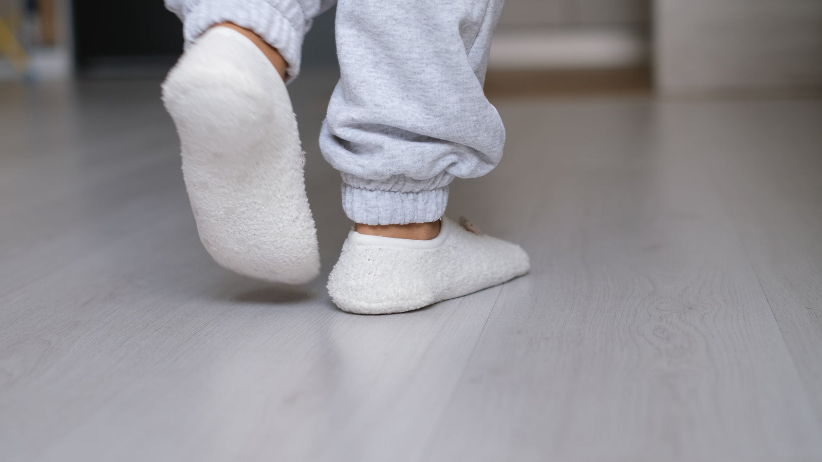 Kalla golv och kalla fötter inomhus? Därför upplevs vissa hem varmare än andra | Infracenter